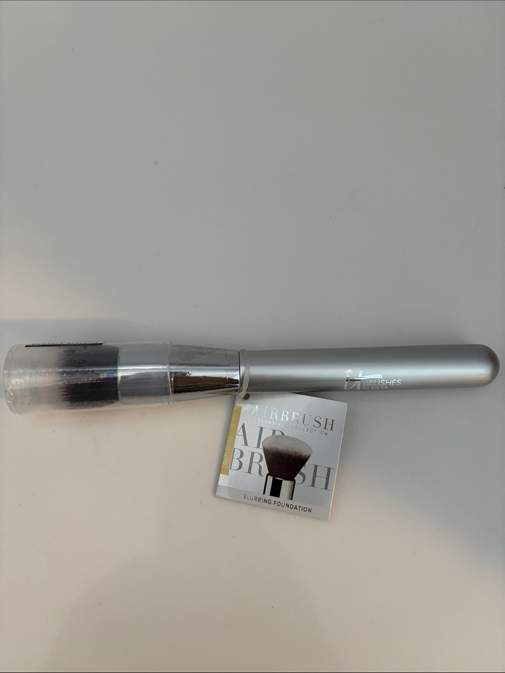 IT Cosmetics Foundation Brushes + Brush Bath - Picture 8 of 14